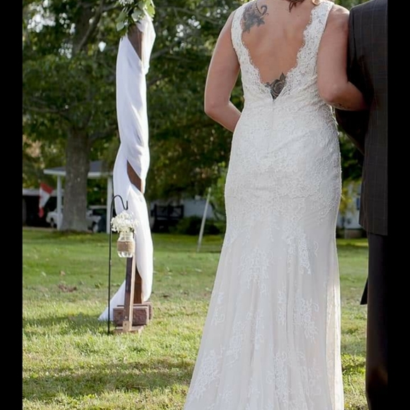 Wedding Dress - Picture 3 of 4